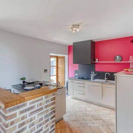 La Tronconnais By Interhome Сasa de vacaciones *